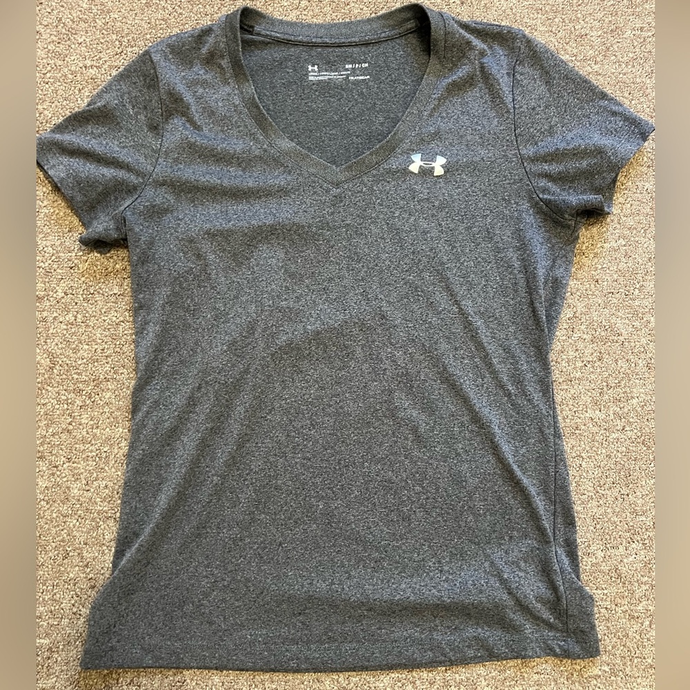 Under Armour Women's Charcoal V-Neck Tee